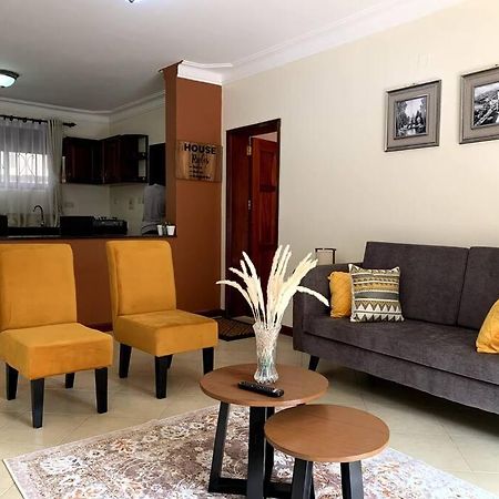 Cozy 2-Bedroom Apartment Within City Limits. Kampala Esterno foto