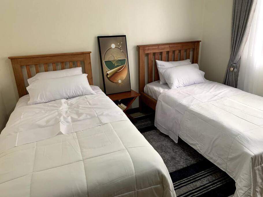 Cozy 2-Bedroom Apartment Within City Limits. Kampala Esterno foto